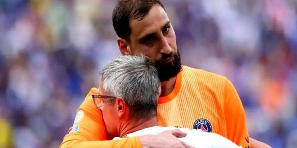 欧冠封神却遭清洗！大巴黎放弃多纳鲁马，真的是因为“不会传球”