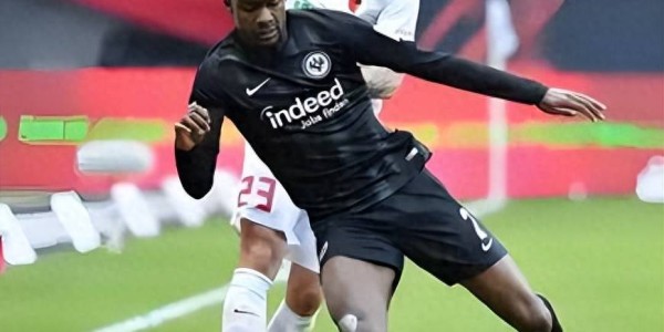 他刚出道就在德甲球队留洋试训，如今18岁就在中超首秀，引发热议